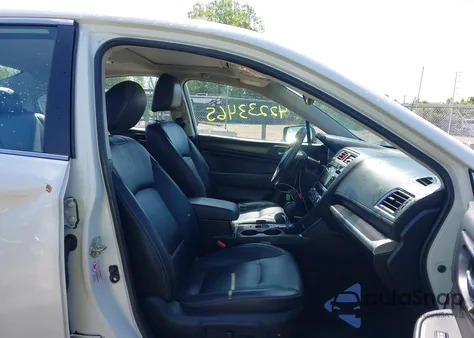 2015 Subaru Legacy 3.6R Limited из США, поврежденный, VIN 4S3BNEN66F3032009